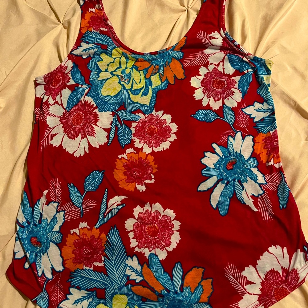 Beautiful floral tank top.